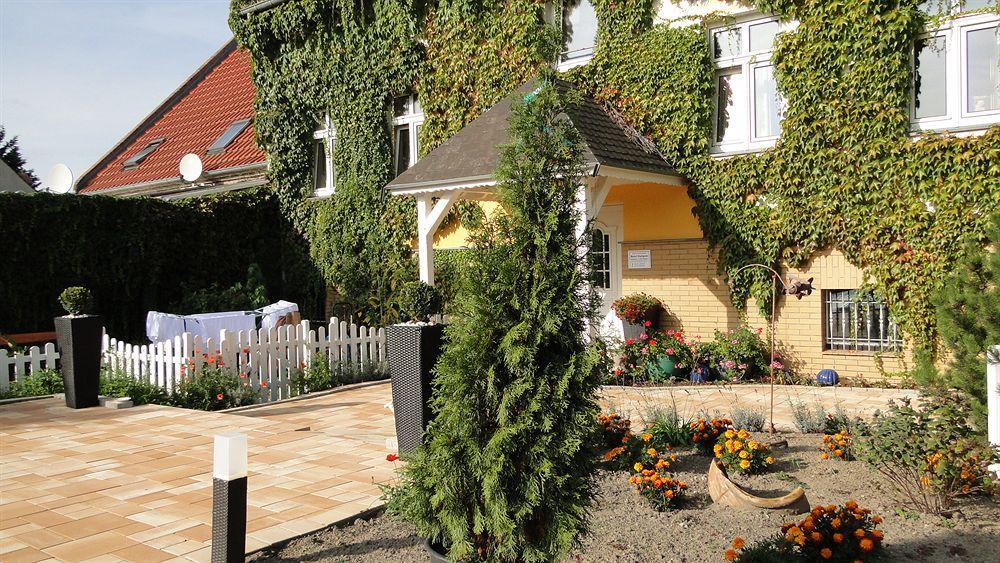 Hotel Dallgow Екстер'єр фото