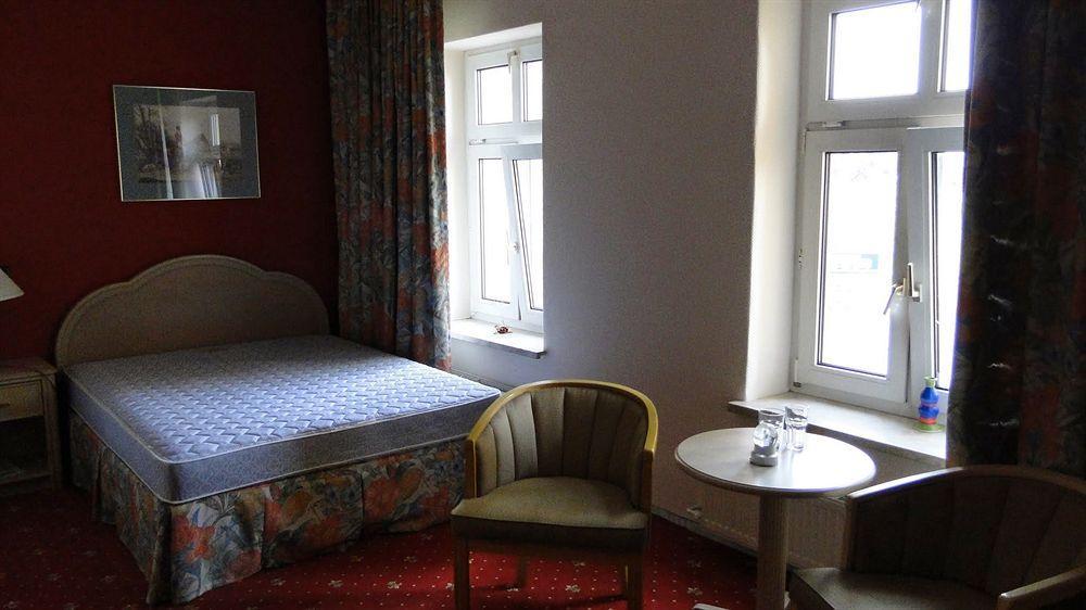Hotel Dallgow Екстер'єр фото